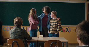 Szenenbild aus dem Film „Lars ist LOL“