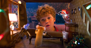 Szenenbild aus dem Film „Mission: Mäusejagd - Chaos unterm Weihnachtsbaum“ Szenenbild aus dem Film „Mission: Mäusejagd - Chaos unterm Weihnachtsbaum“