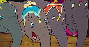 Szenenbild aus dem Film „Dumbo, der fliegende Elefant“