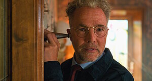 Szenenbild aus dem Film „Mission: Mäusejagd - Chaos unterm Weihnachtsbaum“ Szenenbild aus dem Film „Mission: Mäusejagd - Chaos unterm Weihnachtsbaum“