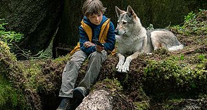 Szenenbild aus dem Film „Bruno bei den Wölfen“