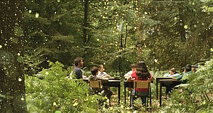 Szenenbild aus dem Film „Future Council - Komm an Bord“ Szenenbild aus dem Film „Future Council - Komm an Bord“