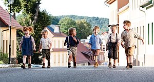 Szenenbild aus dem Film „Quatsch und die Nasenbärbande“