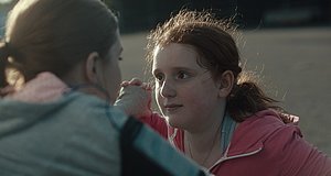 Video zum Film „Stella – Kleine große Schwester“