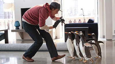 Szenenbild aus dem Film „Mr. Poppers Pinguine“