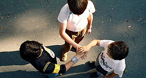 Szenenbild aus dem Film „Der Schatz der weißen Falken“