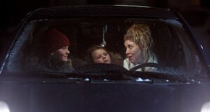 Szenenbild aus dem Film „Birta rettet das Weihnachtsfest“ Szenenbild aus dem Film „Birta rettet das Weihnachtsfest“